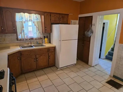 653 Whitley Avenue Joliet IL 60433