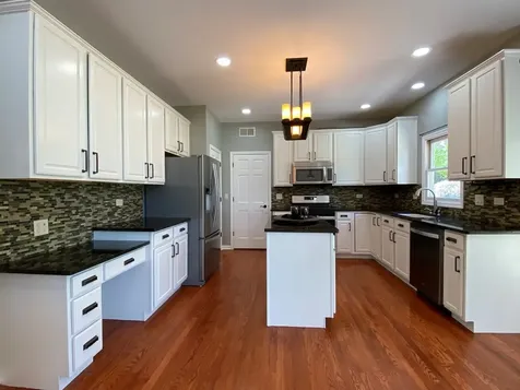 720 Kendridge Court Aurora IL 60502