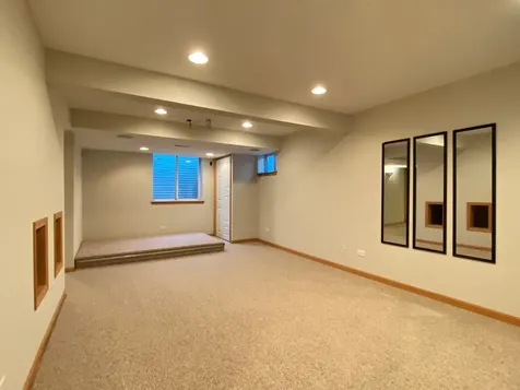 720 Kendridge Court Aurora IL 60502