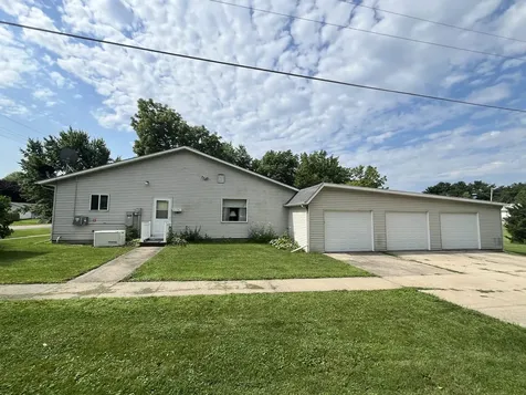 319 North 4th Street Neponset IL 61345