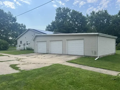 319 North 4th Street Neponset IL 61345