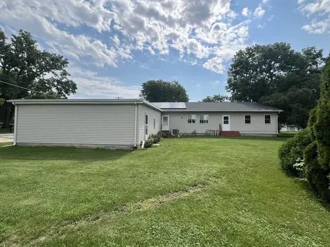 319 North 4th Street Neponset IL 61345