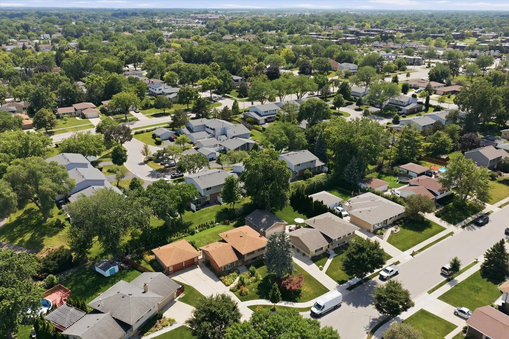 127 Barrett Lane Schaumburg IL 60193