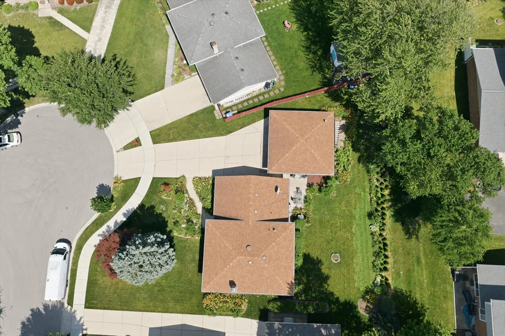 127 Barrett Lane Schaumburg IL 60193