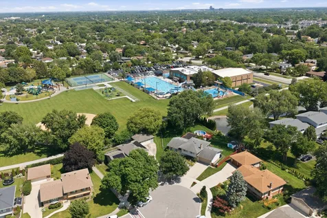 127 Barrett Lane Schaumburg IL 60193
