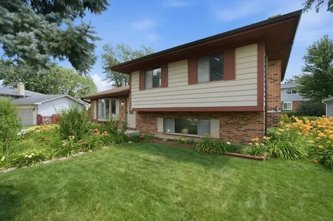 127 Barrett Lane Schaumburg IL 60193