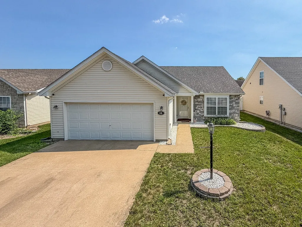 615 Corey Lane Champaign IL 61822