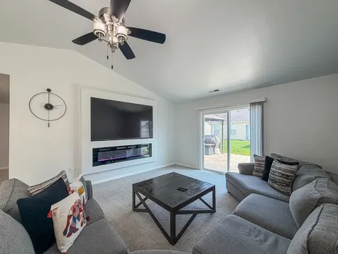 615 Corey Lane Champaign IL 61822