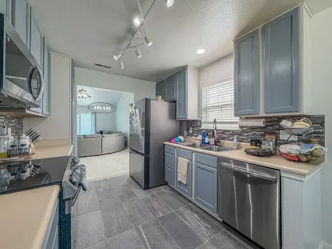 615 Corey Lane Champaign IL 61822