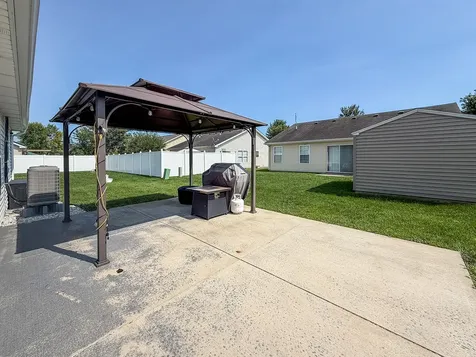 615 Corey Lane Champaign IL 61822