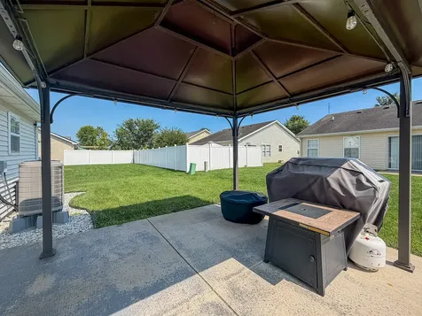 615 Corey Lane Champaign IL 61822