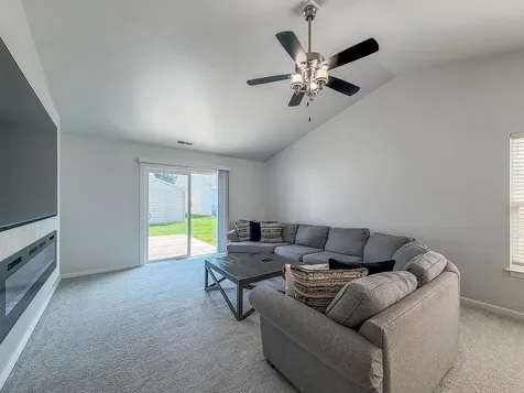 615 Corey Lane Champaign IL 61822