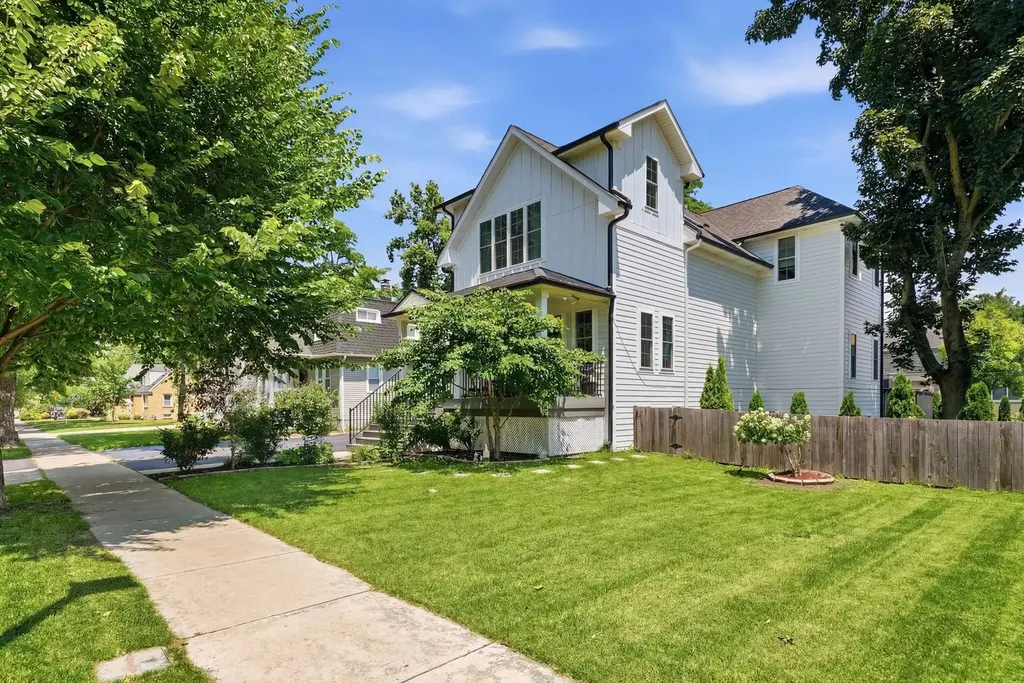 407 South West Avenue Elmhurst IL 60126