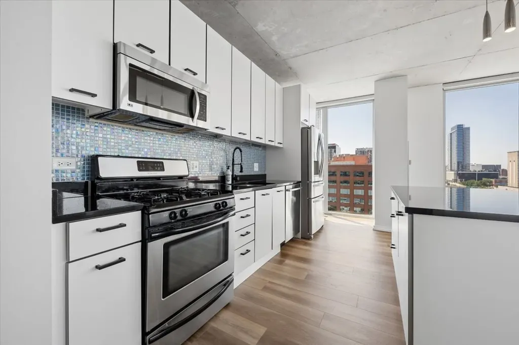 659 West Randolph Street Chicago IL 60661