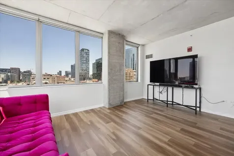 659 West Randolph Street Chicago IL 60661