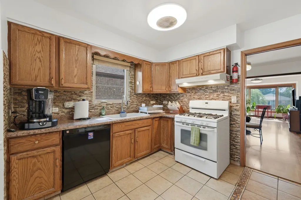 9939 South California Avenue Chicago IL 60655