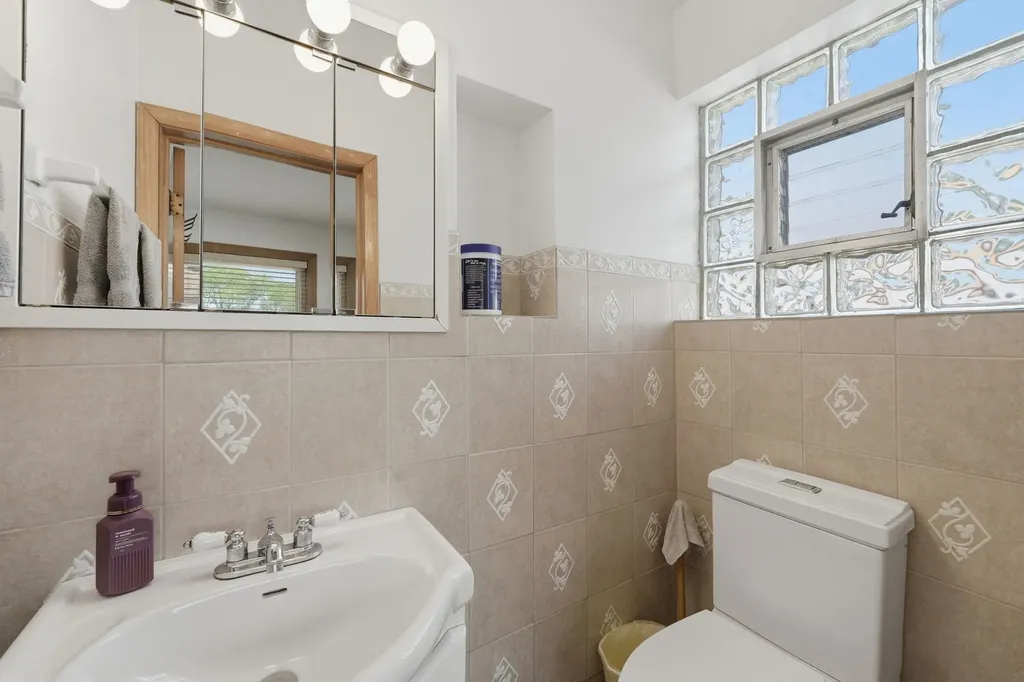9939 South California Avenue Chicago IL 60655
