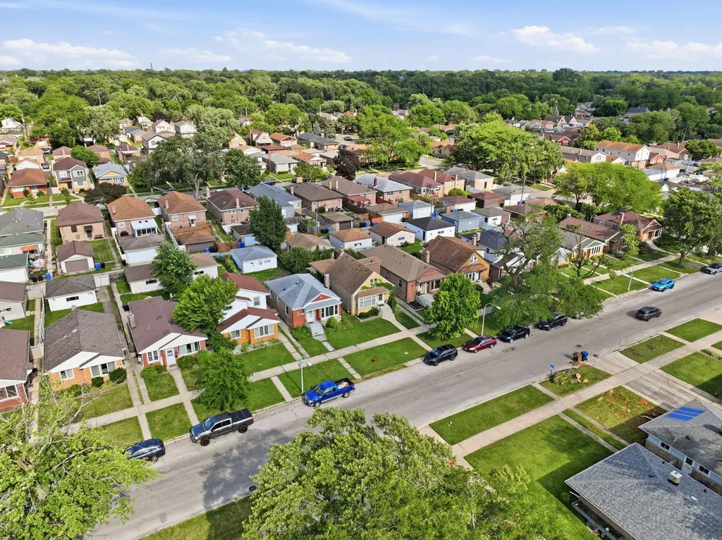9939 South California Avenue Chicago IL 60655