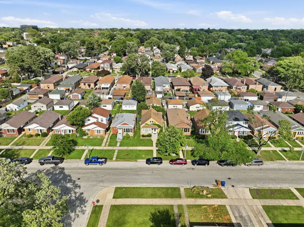 9939 South California Avenue Chicago IL 60655