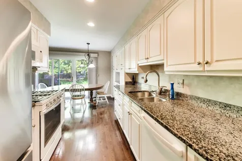 1204 Garfield Avenue Libertyville IL 60048