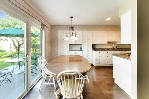 1204 Garfield Avenue Libertyville IL 60048