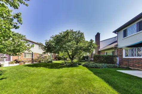 1204 Garfield Avenue Libertyville IL 60048