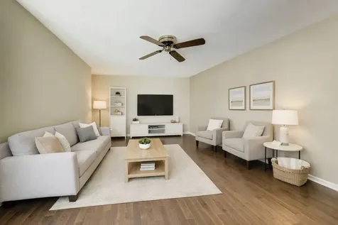 1204 Garfield Avenue Libertyville IL 60048