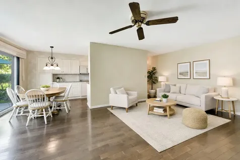 1204 Garfield Avenue Libertyville IL 60048