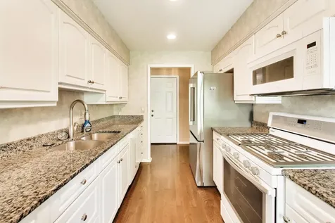 1204 Garfield Avenue Libertyville IL 60048