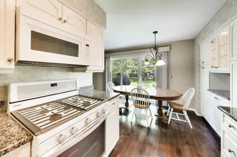 1204 Garfield Avenue Libertyville IL 60048