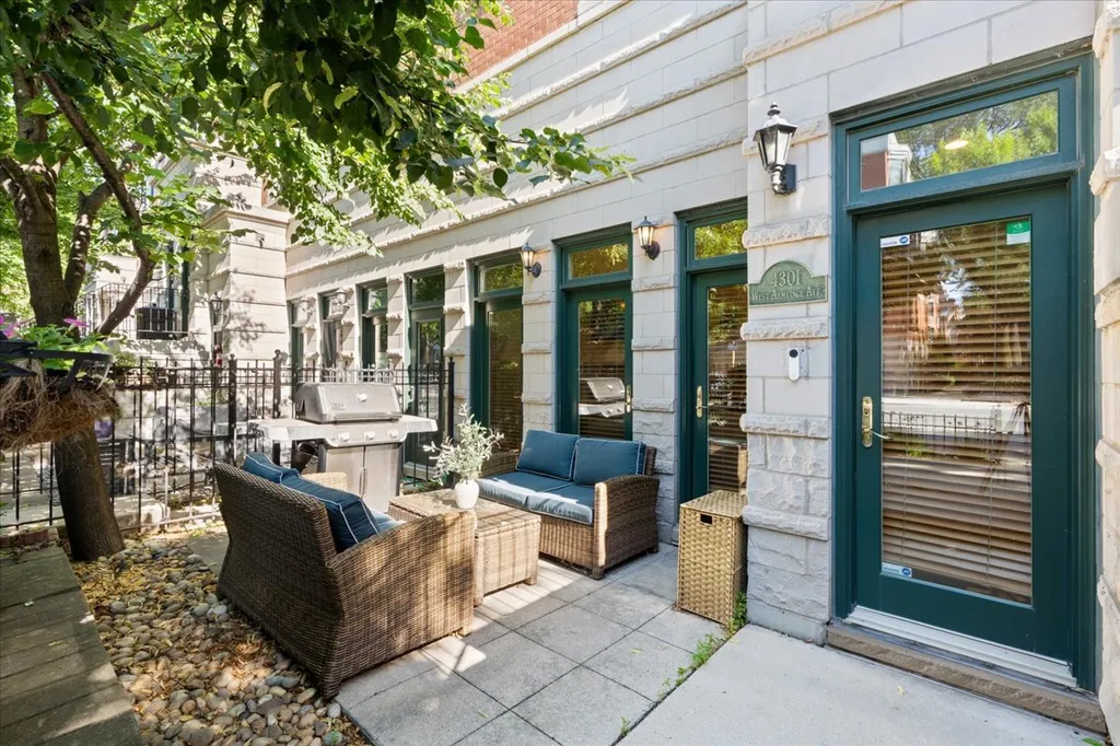 430 West Armitage Avenue Chicago IL 60614