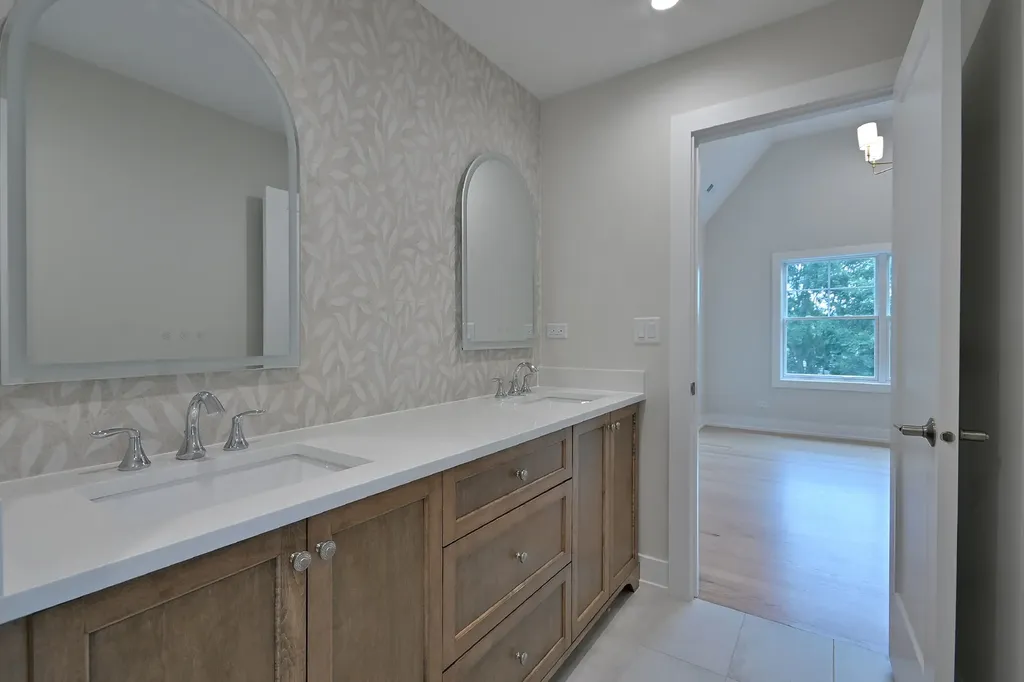 456 Elm Street Elmhurst IL 60126