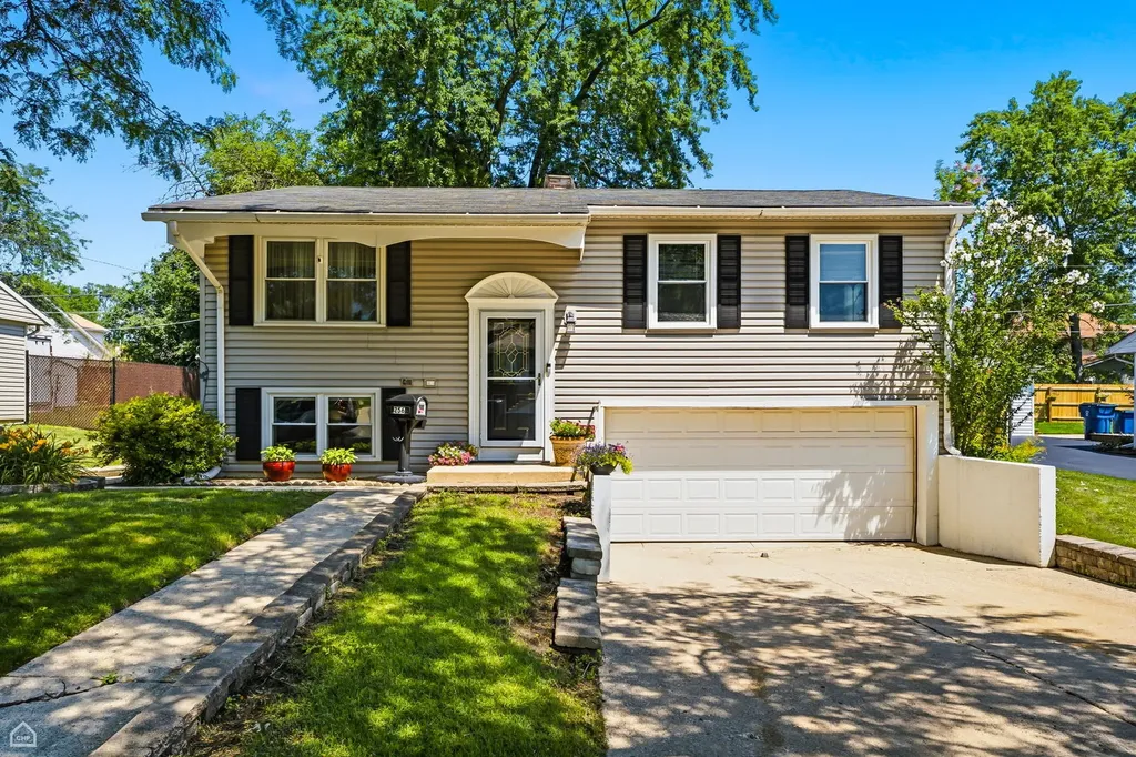 256 Mark Avenue Glendale Heights IL 60139