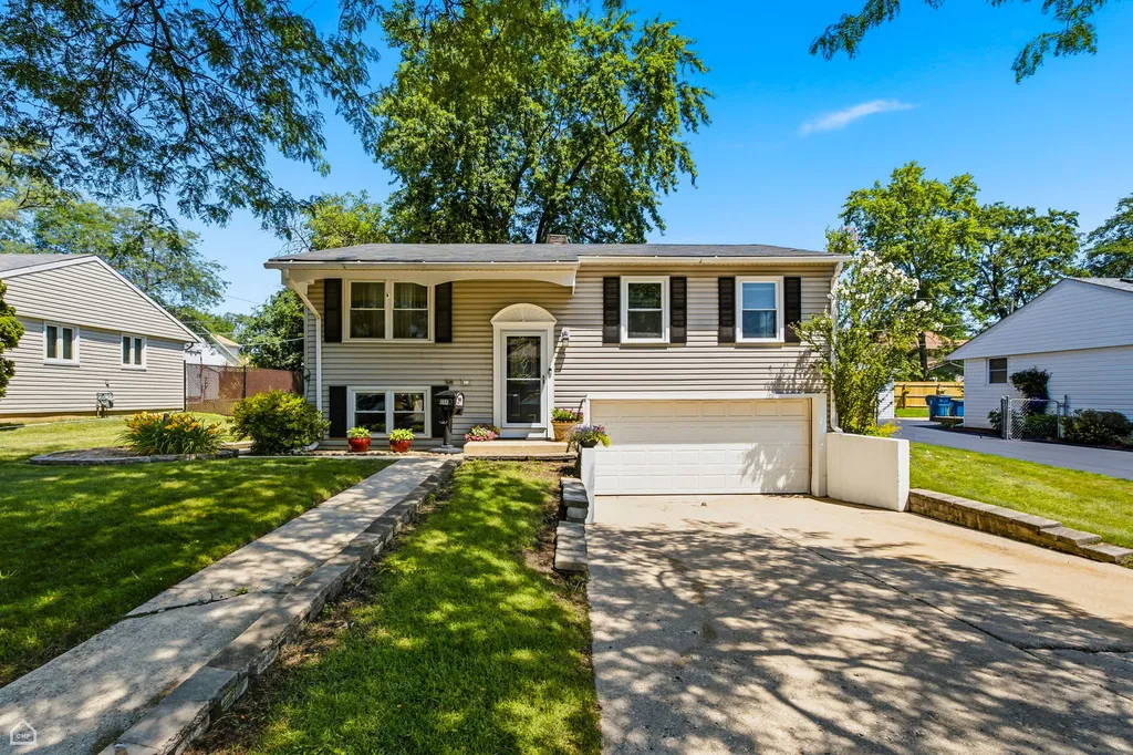 256 Mark Avenue Glendale Heights IL 60139