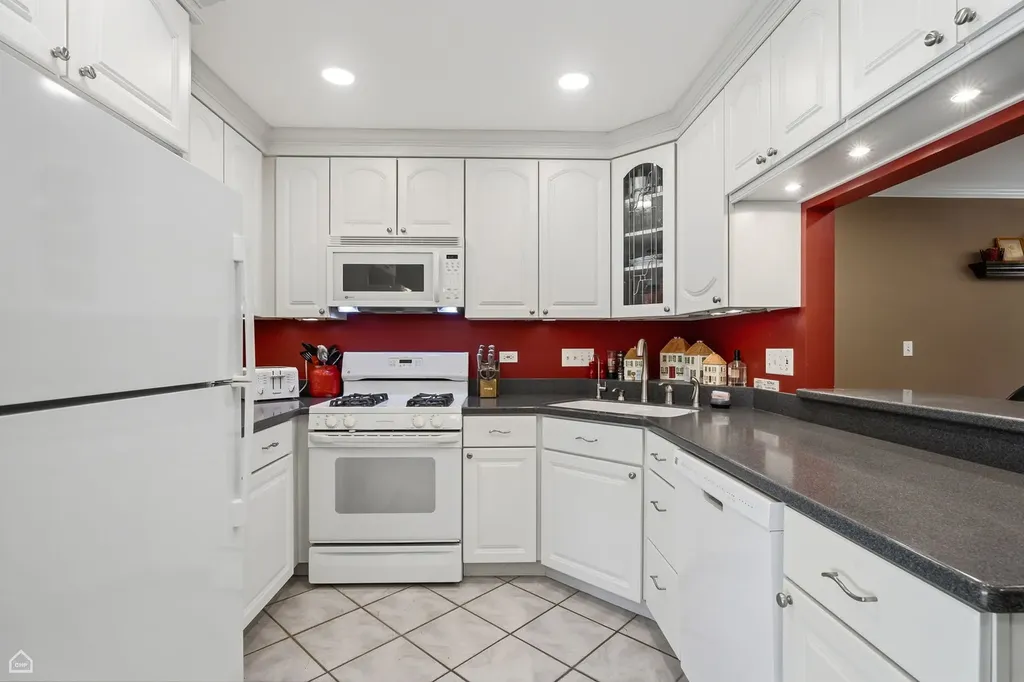256 Mark Avenue Glendale Heights IL 60139