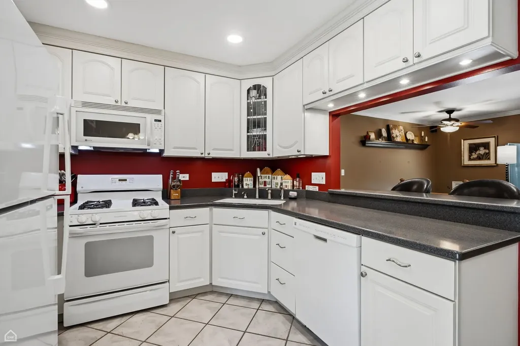 256 Mark Avenue Glendale Heights IL 60139