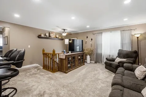 256 Mark Avenue Glendale Heights IL 60139