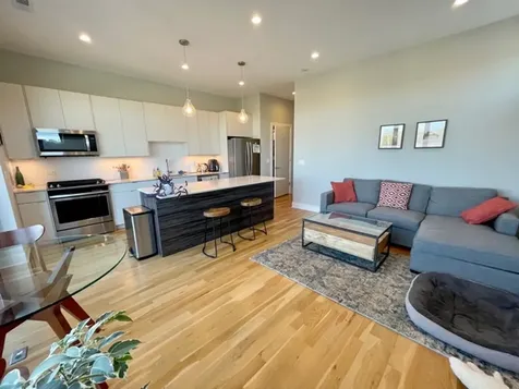 4555 North Ravenswood Avenue Chicago IL 60640
