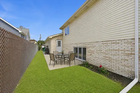 7516 Odell Avenue Bridgeview IL 60455