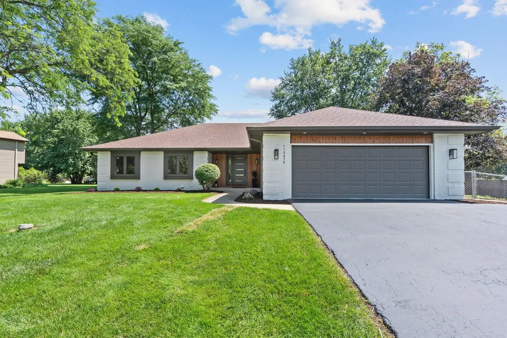11S475 Walter Lane Naperville IL 60564