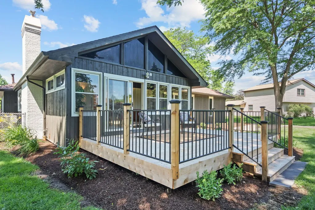11S475 Walter Lane Naperville IL 60564
