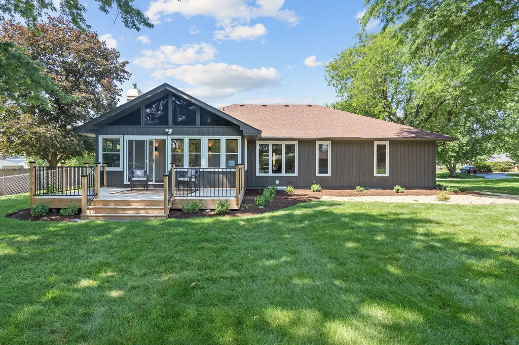 11S475 Walter Lane Naperville IL 60564