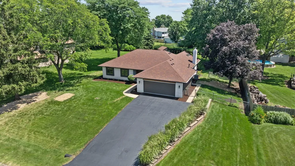 11S475 Walter Lane Naperville IL 60564