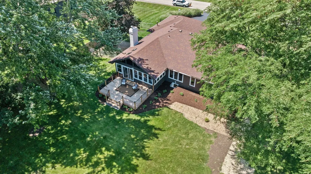 11S475 Walter Lane Naperville IL 60564