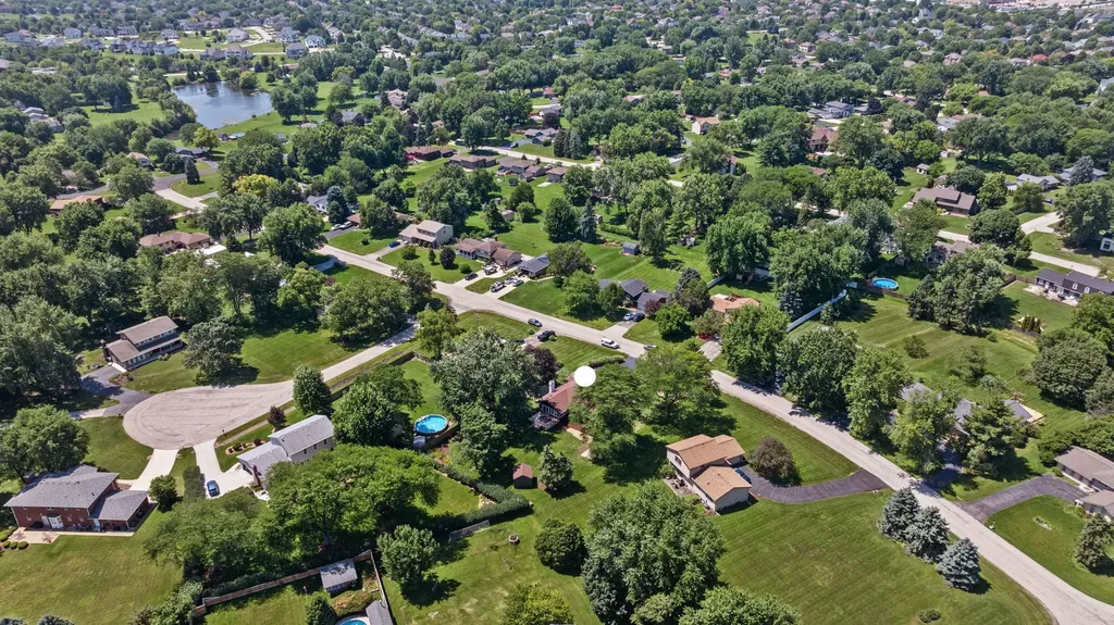 11S475 Walter Lane Naperville IL 60564