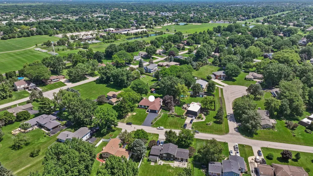 11S475 Walter Lane Naperville IL 60564