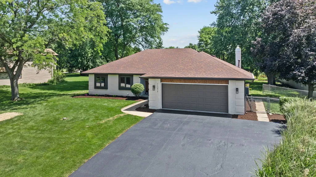 11S475 Walter Lane Naperville IL 60564