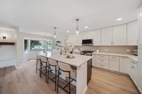 11S475 Walter Lane Naperville IL 60564
