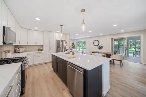 11S475 Walter Lane Naperville IL 60564