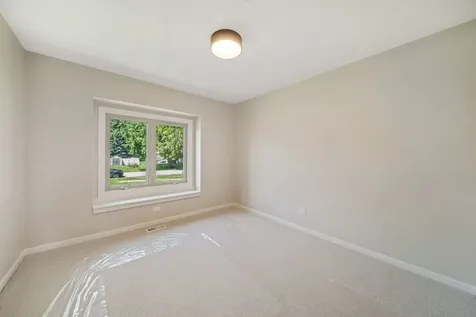 11S475 Walter Lane Naperville IL 60564